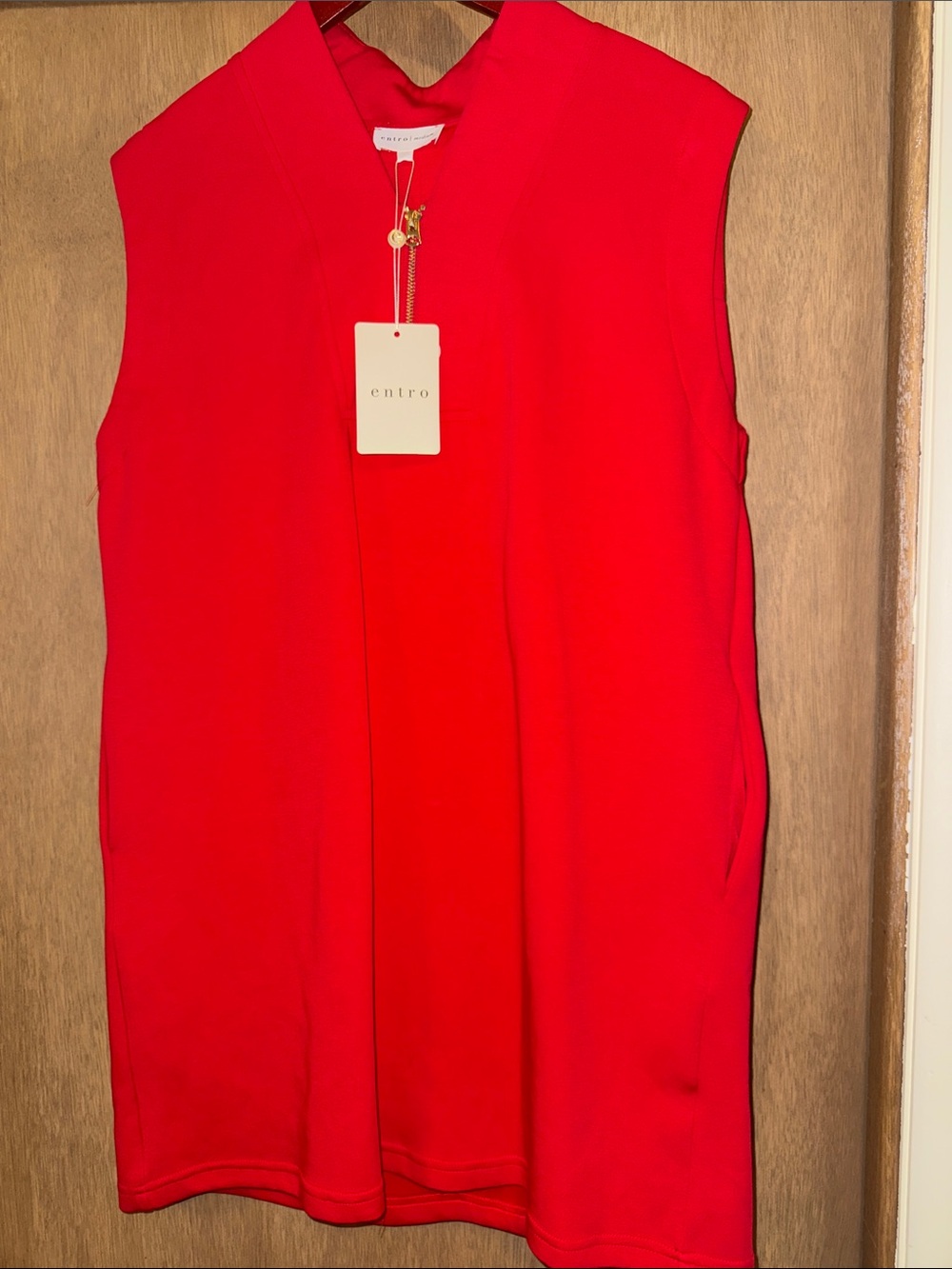 entro Red V-Neck Sleeveless Dress with Zip NWT Sz M